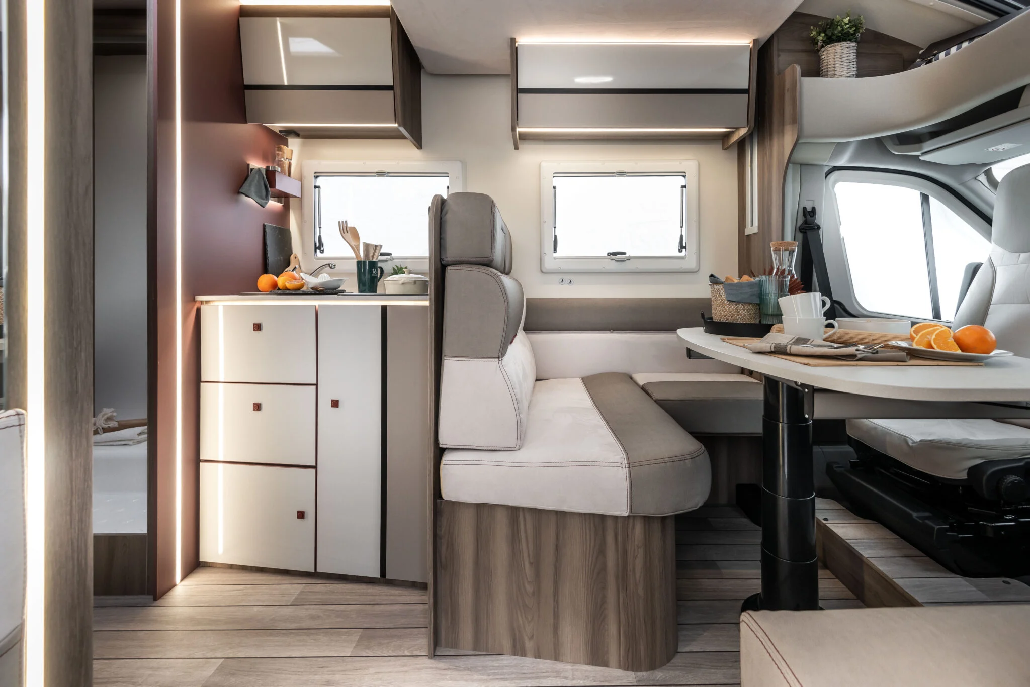 Interior cocina Roller Team Kronos 284TL