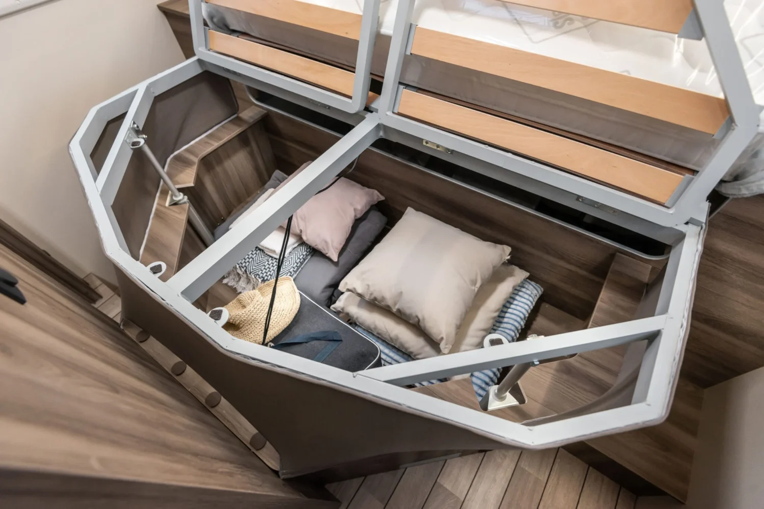 RT-Kronos-266-Spring-101-2048×1367-1